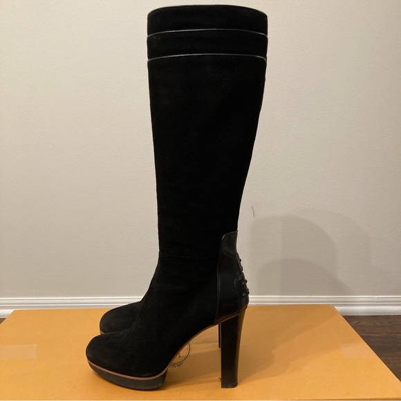 Tod’s Tall Suede boots - Picture 7 of 16
